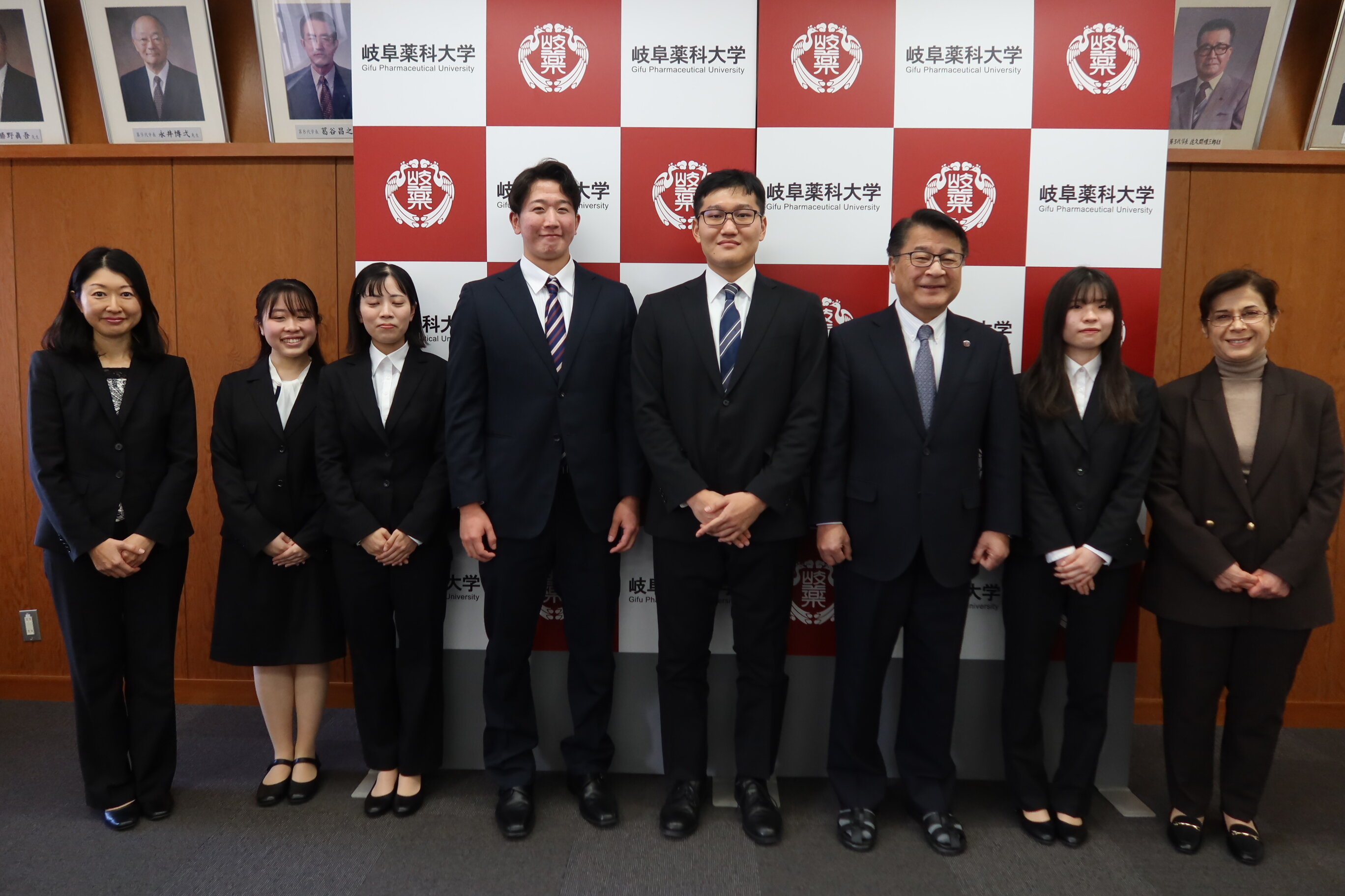 令和7年度学生表彰 表彰式（TOEIC）を執り行いました｜岐阜薬科大学